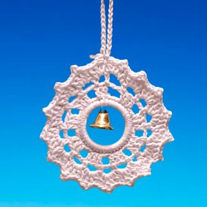 Couronne de Noël blanche et cloche